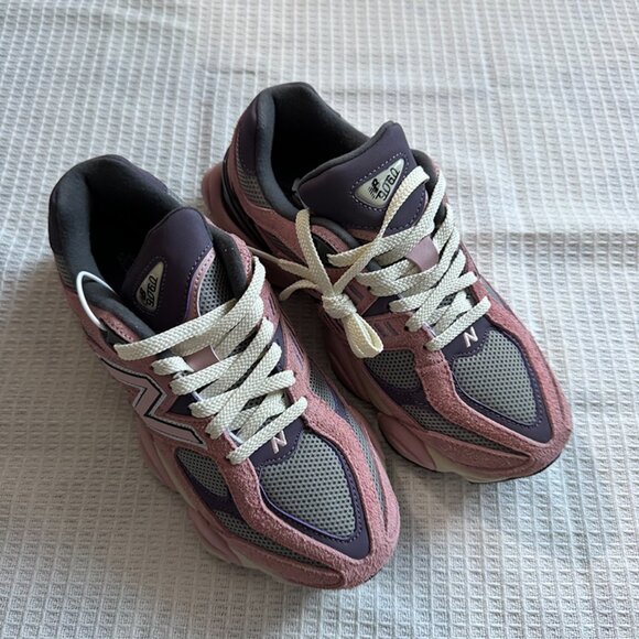 New Balance 9060 Low Top Sneakers - Picture 3 of 5